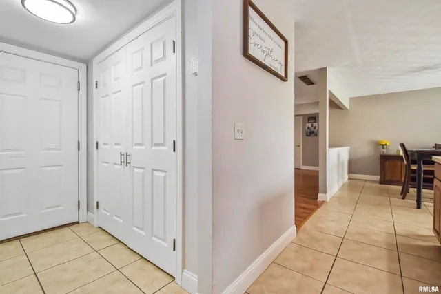 $312,000 | 923 South Johanson Road, Peoria, IL 61607