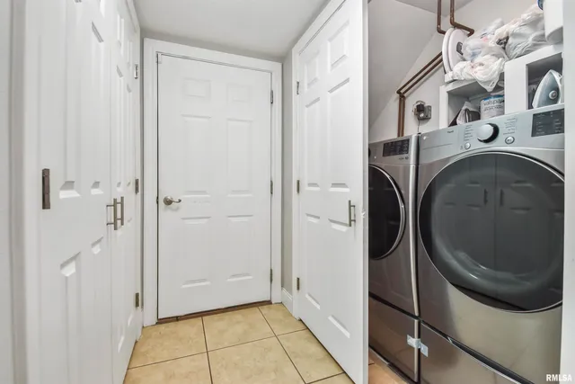 $312,000 | 923 South Johanson Road, Peoria, IL 61607