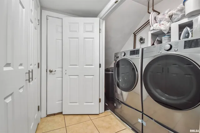 $312,000 | 923 South Johanson Road, Peoria, IL 61607