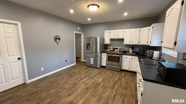 $105,000 | 217 East Tremont Street, Waverly, IL 62692