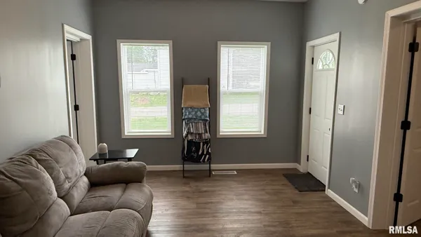 $105,000 | 217 East Tremont Street, Waverly, IL 62692