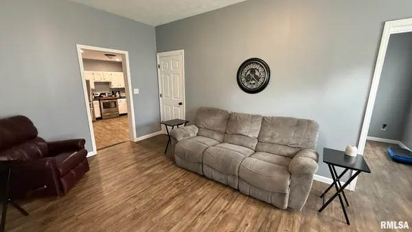 $105,000 | 217 East Tremont Street, Waverly, IL 62692