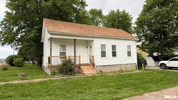 $105,000 | 217 East Tremont Street, Waverly, IL 62692
