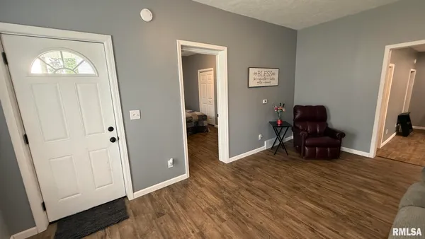 $105,000 | 217 East Tremont Street, Waverly, IL 62692