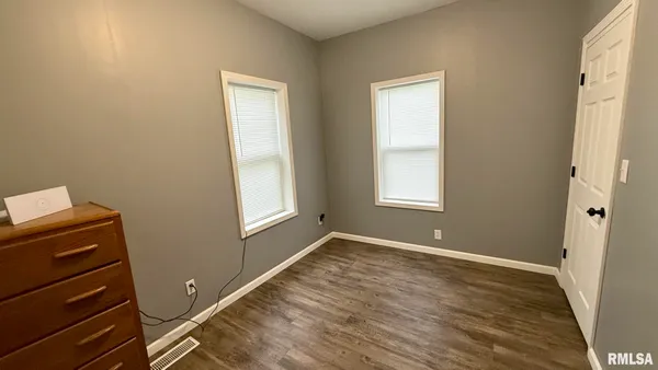 $105,000 | 217 East Tremont Street, Waverly, IL 62692