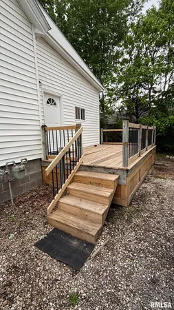 $105,000 | 217 East Tremont Street, Waverly, IL 62692