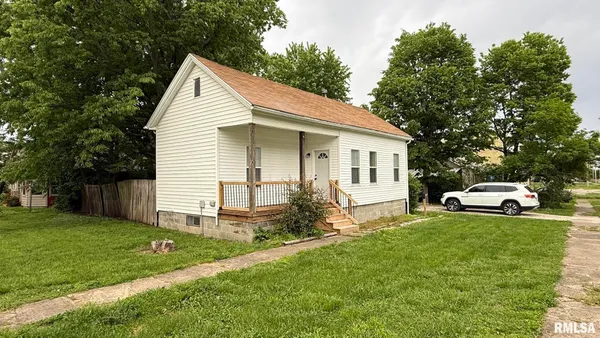 $105,000 | 217 East Tremont Street, Waverly, IL 62692