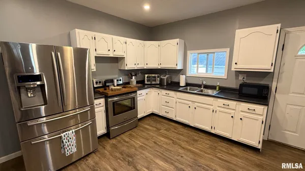 $105,000 | 217 East Tremont Street, Waverly, IL 62692