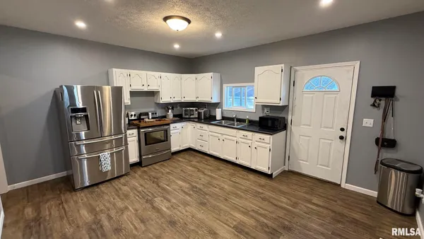 $105,000 | 217 East Tremont Street, Waverly, IL 62692