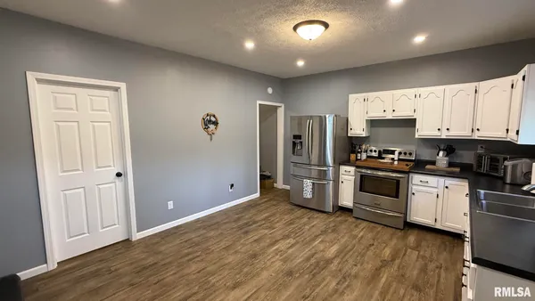 $105,000 | 217 East Tremont Street, Waverly, IL 62692