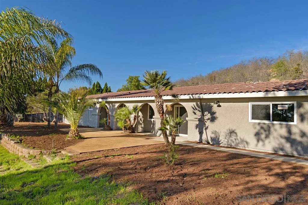 696 Amigos Road Ramona, CA 92065 - Photo 3 of 24 Gallery Image 3