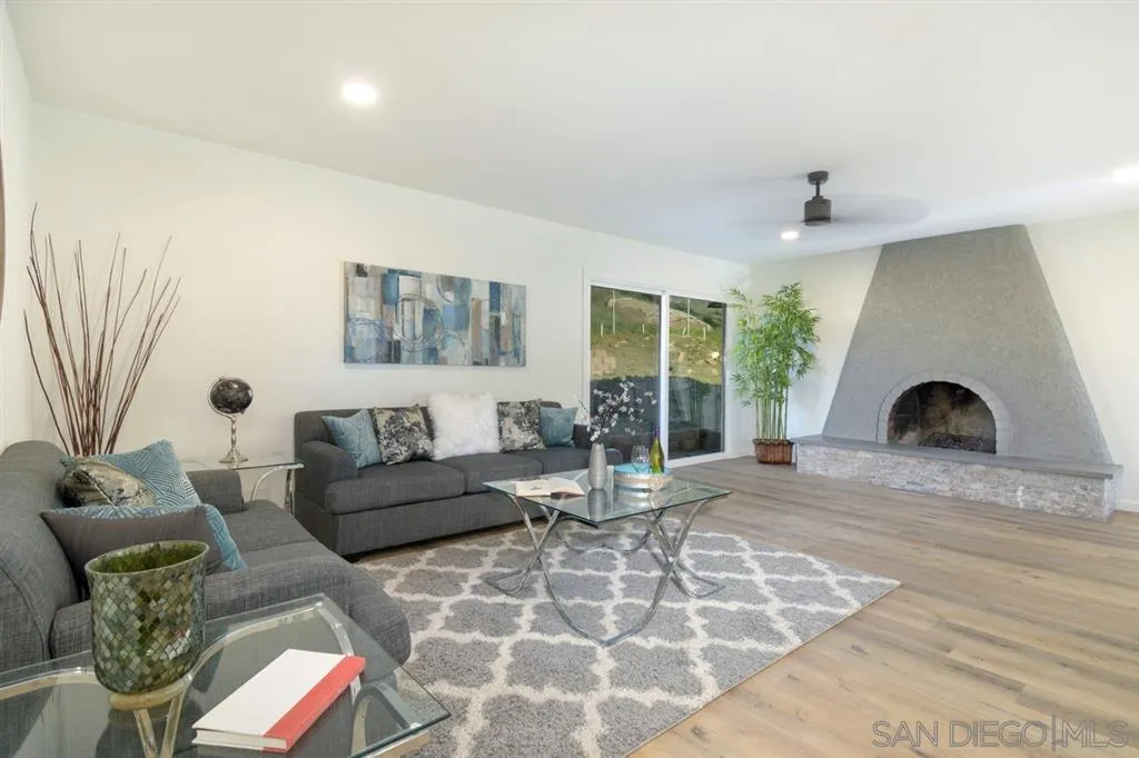 696 Amigos Road Ramona, CA 92065 - Photo 5 of 24 Gallery Image 5