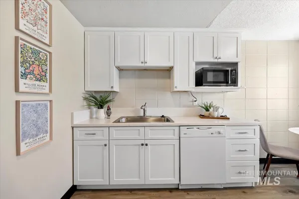 $260,000 | 952 South Curtis Road, Boise, ID 83705