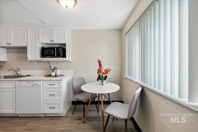 $260,000 | 952 South Curtis Road, Boise, ID 83705