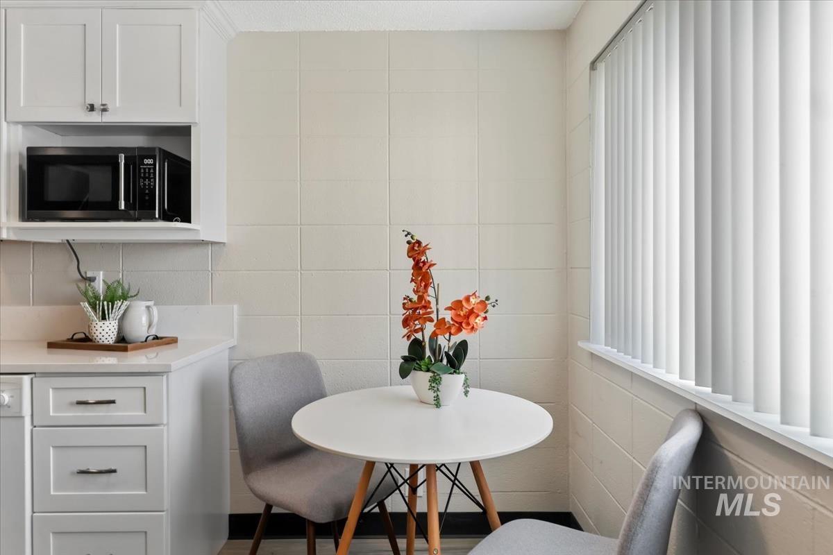 952 South Curtis Road Boise, ID 83705 - Photo 19 of 37 View of dining area