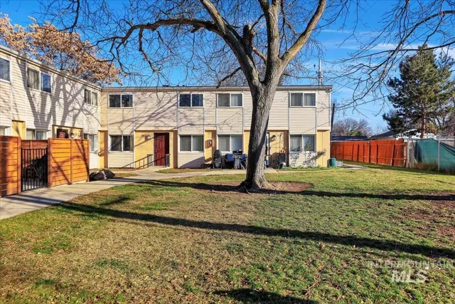 $260,000 | 952 South Curtis Road, Boise, ID 83705