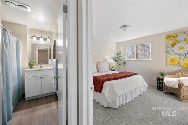 $260,000 | 952 South Curtis Road, Boise, ID 83705