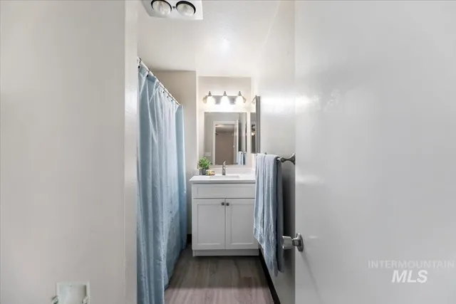 $260,000 | 952 South Curtis Road, Boise, ID 83705