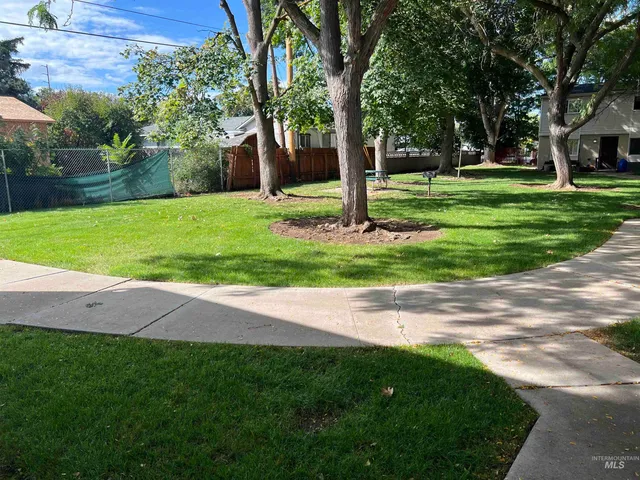 $260,000 | 952 South Curtis Road, Boise, ID 83705