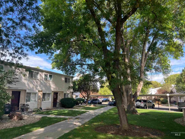 $260,000 | 952 South Curtis Road, Boise, ID 83705