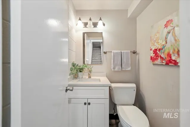 $260,000 | 952 South Curtis Road, Boise, ID 83705