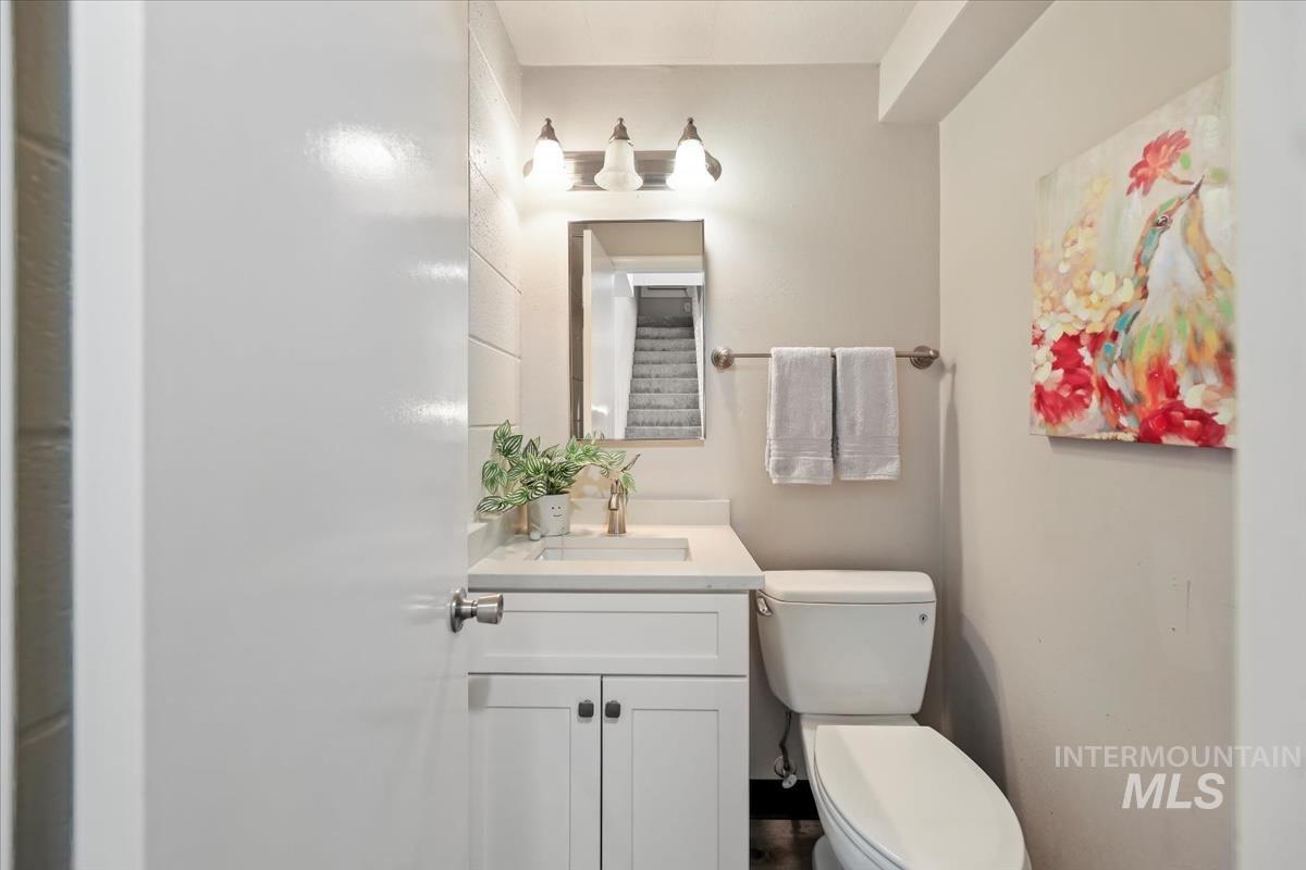 952 South Curtis Road Boise, ID 83705 - Photo 10 of 37 Bathroom with vanity and toilet