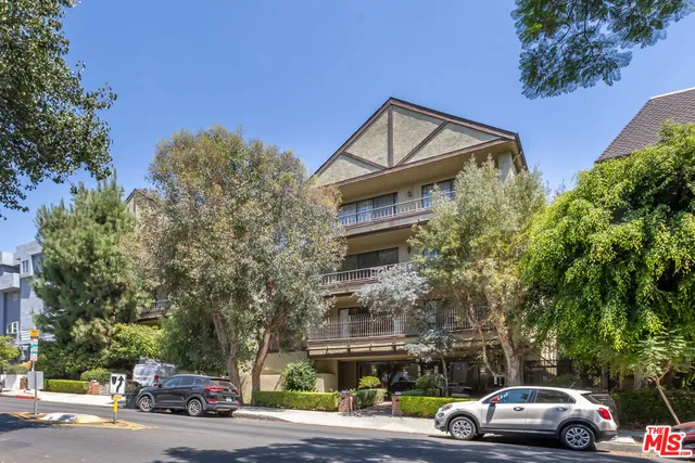 $6,250 | 1210 North Kings Road, Unit 101, West Hollywood, CA 90069