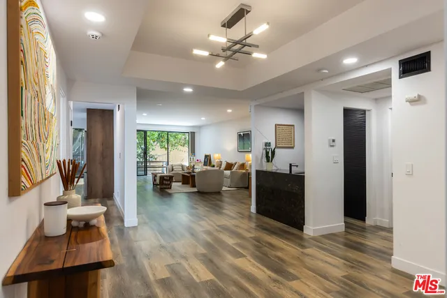 $6,250 | 1210 North Kings Road, Unit 101, West Hollywood, CA 90069