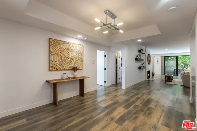 $6,250 | 1210 North Kings Road, Unit 101, West Hollywood, CA 90069