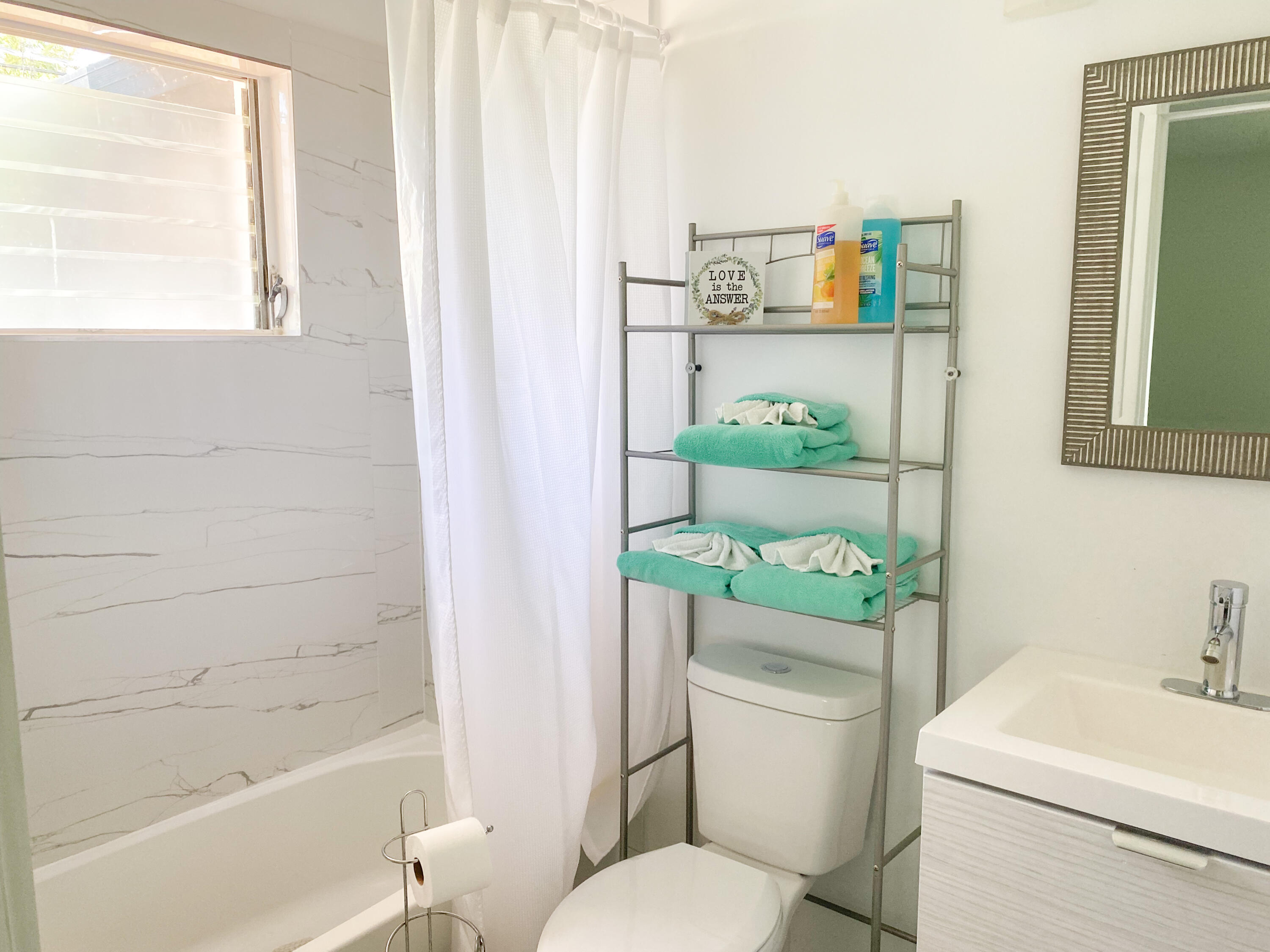 245 East 25th Street Riviera Beach, FL 33404 - Photo 15 of 23 9481FC2F-C751-4C29-9687-FEA9322A4C93