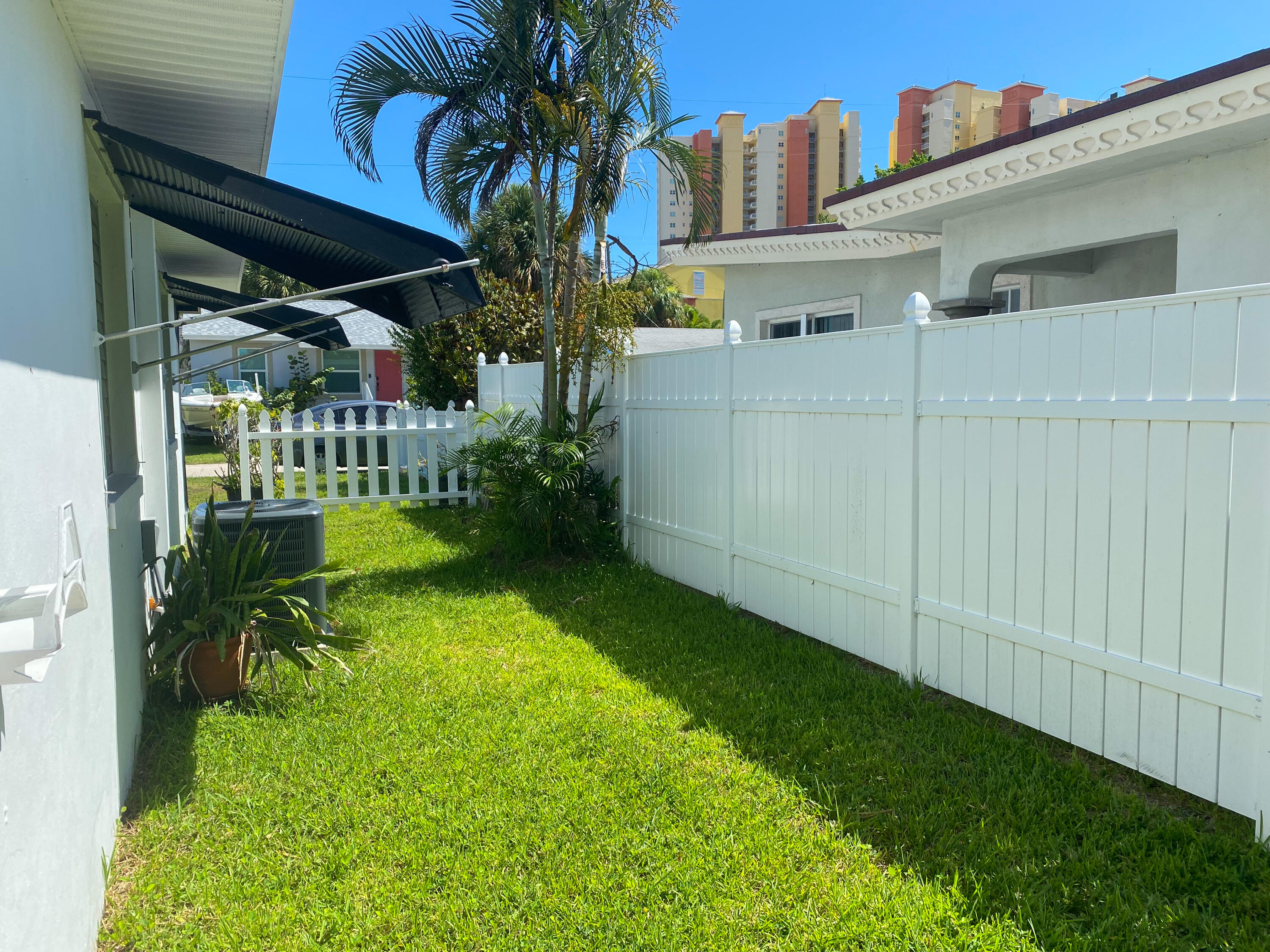 245 East 25th Street Riviera Beach, FL 33404 - Photo 22 of 23 C990A02C-1C4F-44F7-BBFB-8B62BB8E79C6