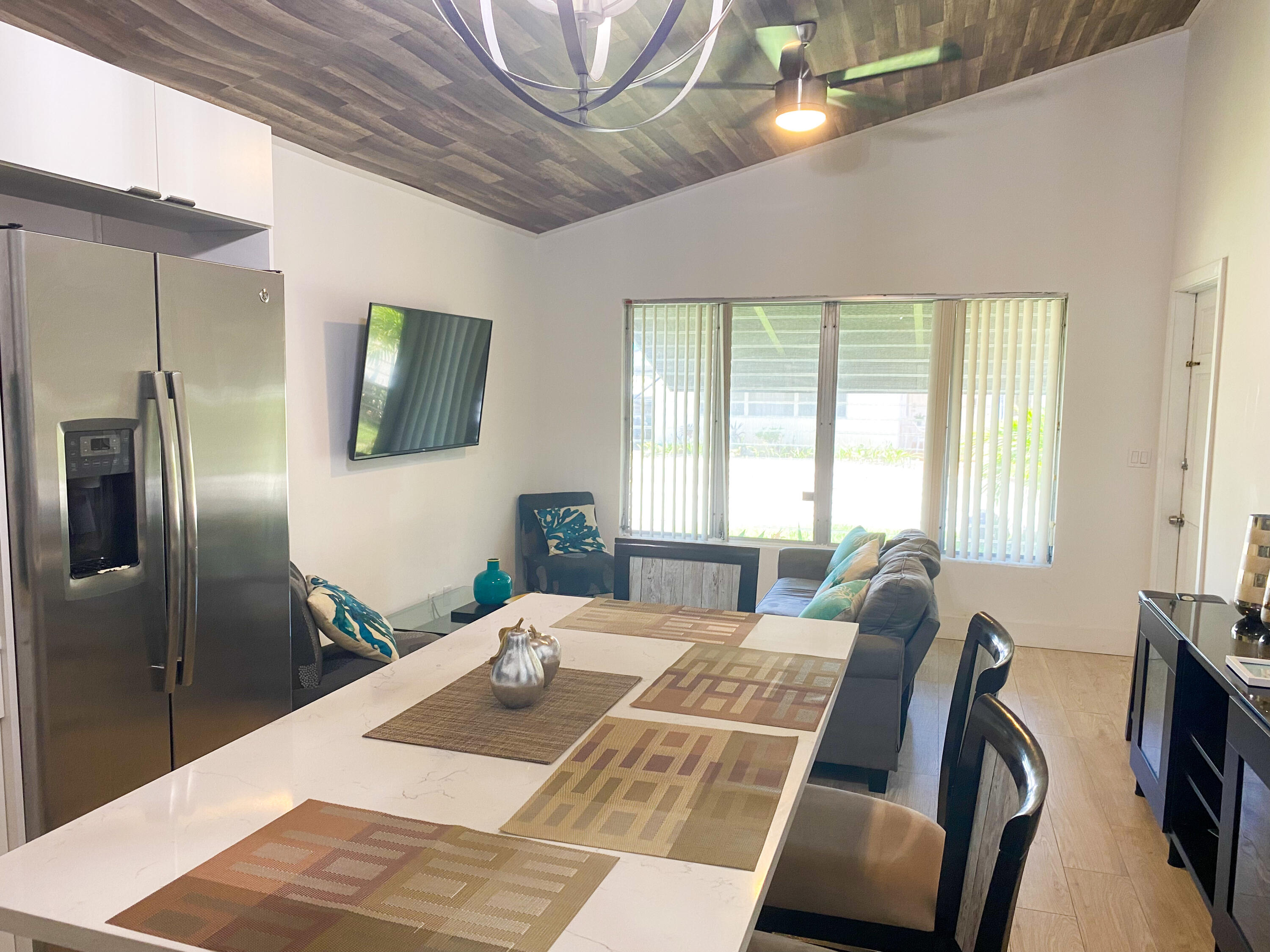 245 East 25th Street Riviera Beach, FL 33404 - Photo 7 of 23 F9394B32-593D-4FD3-9341-AFFE652A56AC