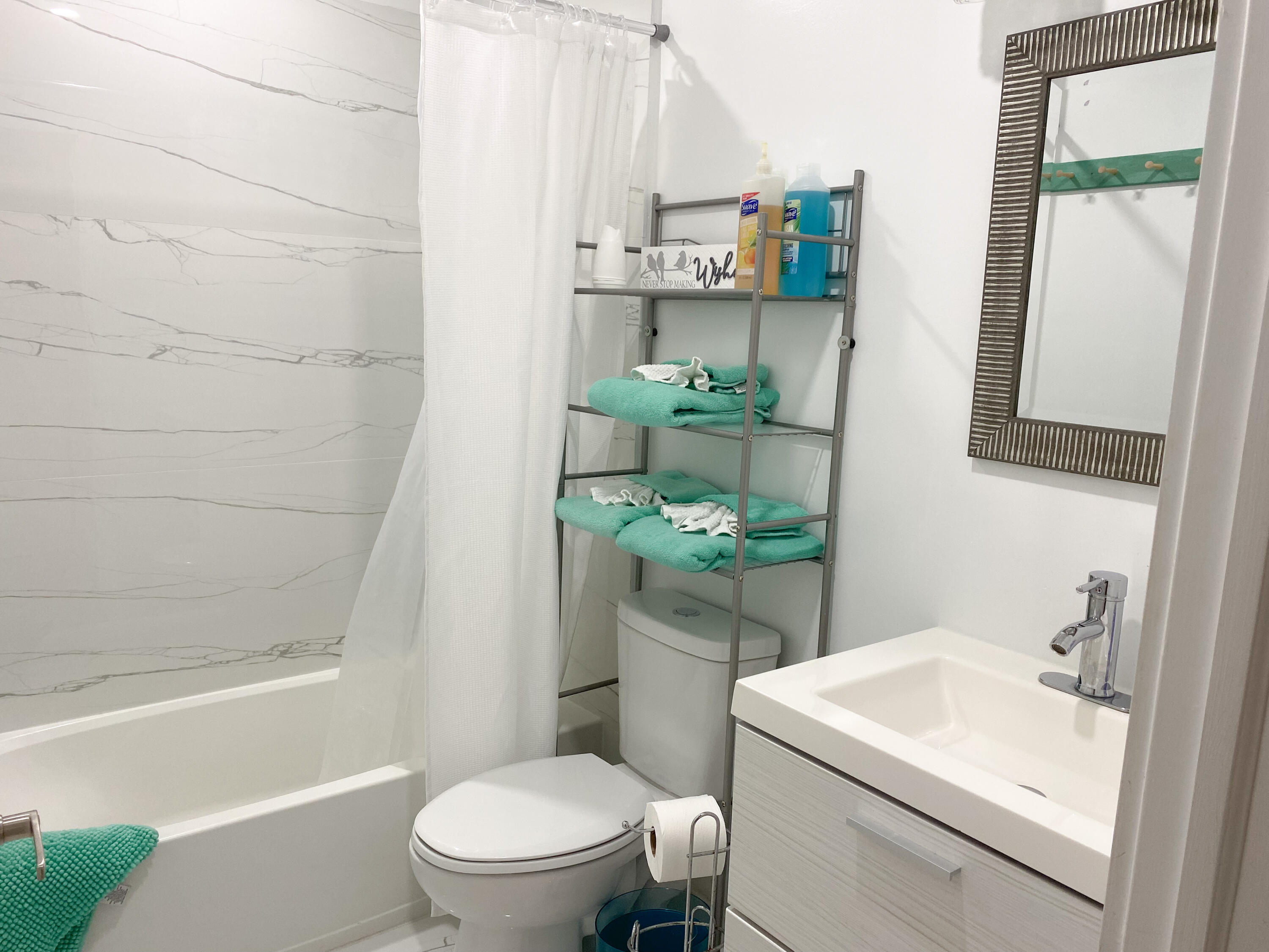 245 East 25th Street Riviera Beach, FL 33404 - Photo 9 of 23 4E711C11-E5DC-45B5-843C-933447FC8026