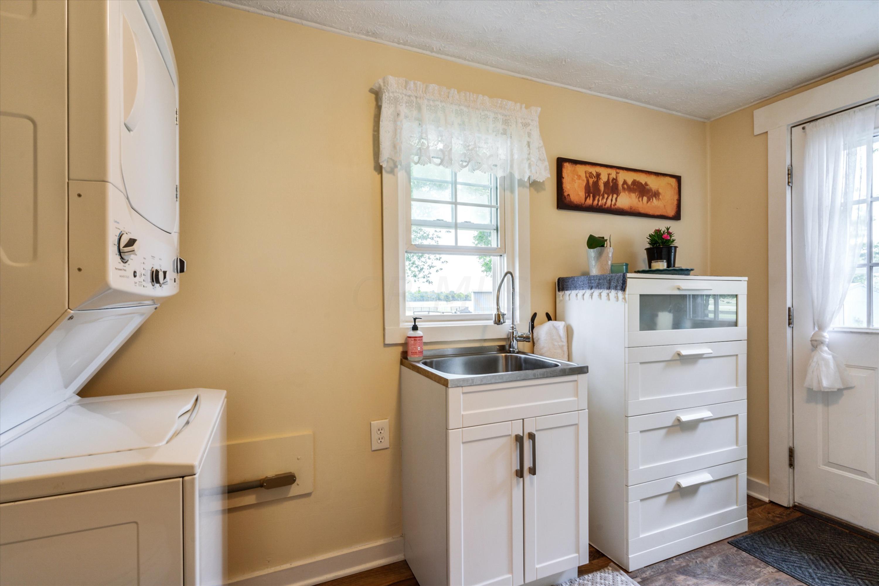 13930 London Road Orient, OH 43146 - Photo 19 of 79 Gallery Image 19