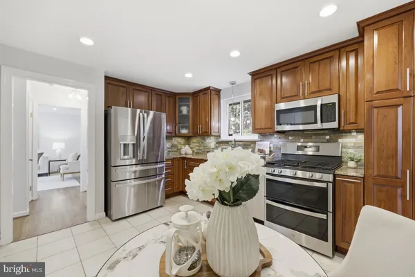 $785,000 | 10809 Drumm Avenue, Kensington, MD 20895