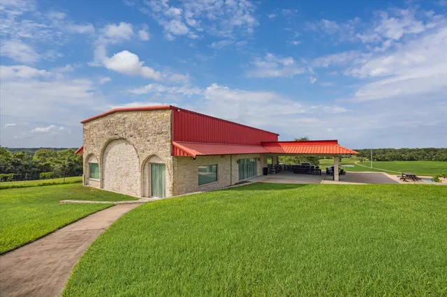 $8,900,000 | 3824 Farm To Market Road 949, Sealy, TX 77474