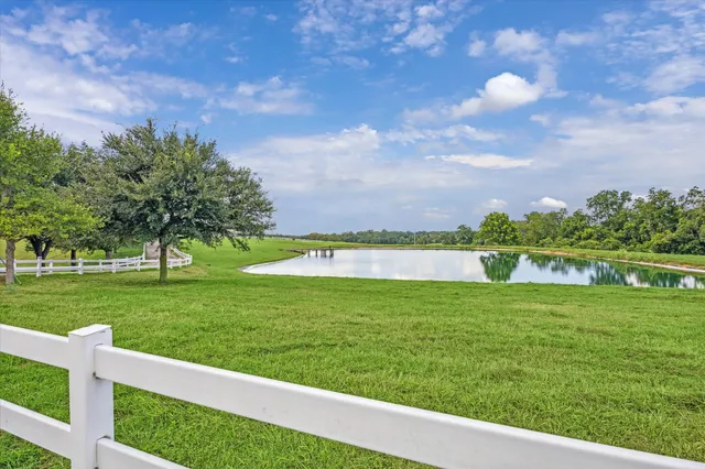 $8,900,000 | 3824 Farm To Market Road 949, Sealy, TX 77474