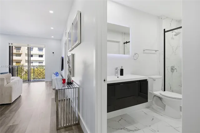 $2,800 | 8430 Southwest 8th Street, Unit 405B, Miami, FL 33144