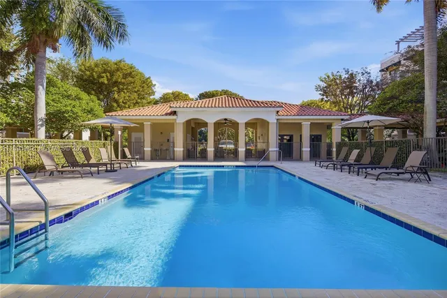 $2,800 | 8430 Southwest 8th Street, Unit 405B, Miami, FL 33144