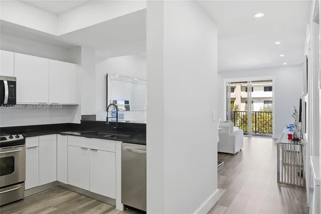 $2,800 | 8430 Southwest 8th Street, Unit 405B, Miami, FL 33144