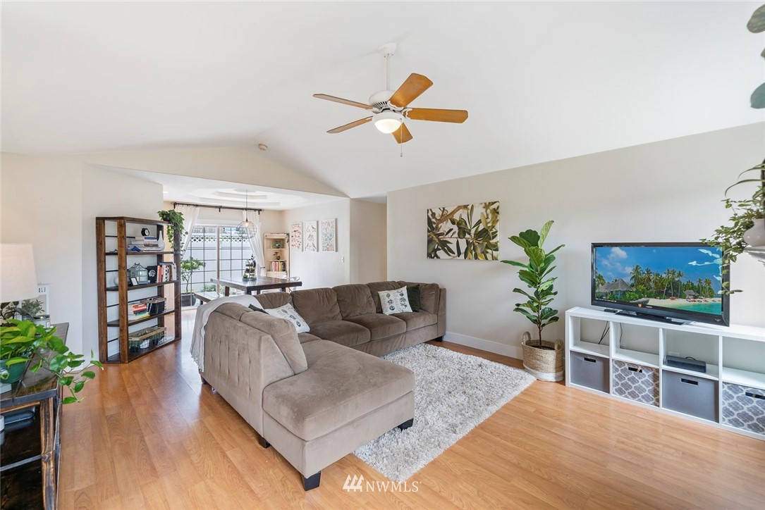715 232nd Street Southeast Bothell, WA 98021 - Photo 5 of 24
