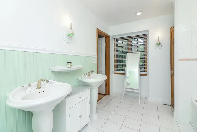 a bathroom with a bathtub