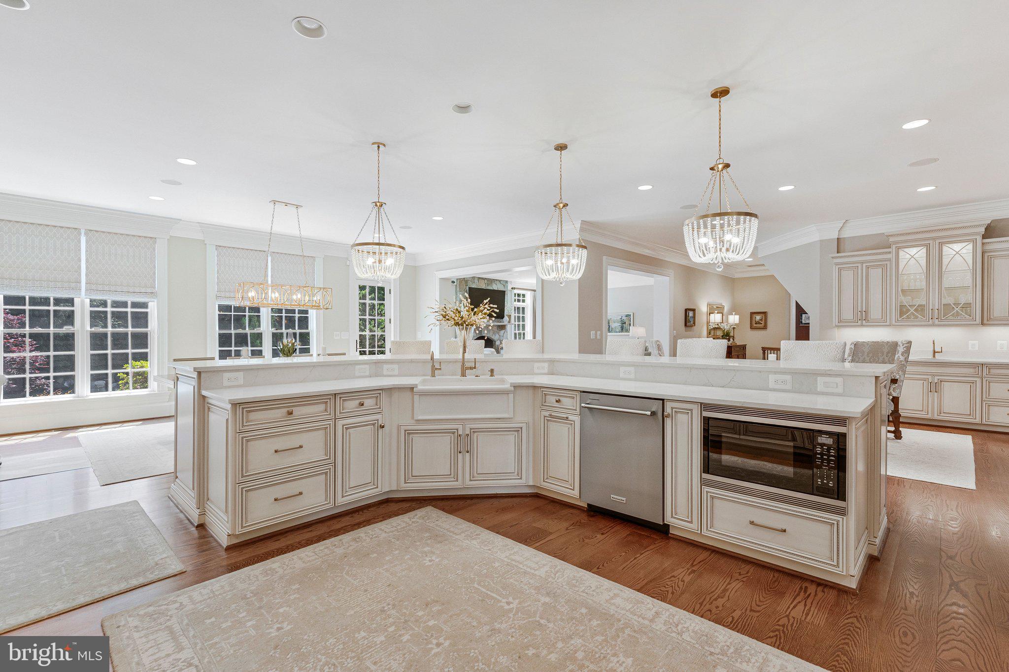 6807 Wemberly Way McLean, VA 22101 - Photo 12 of 82