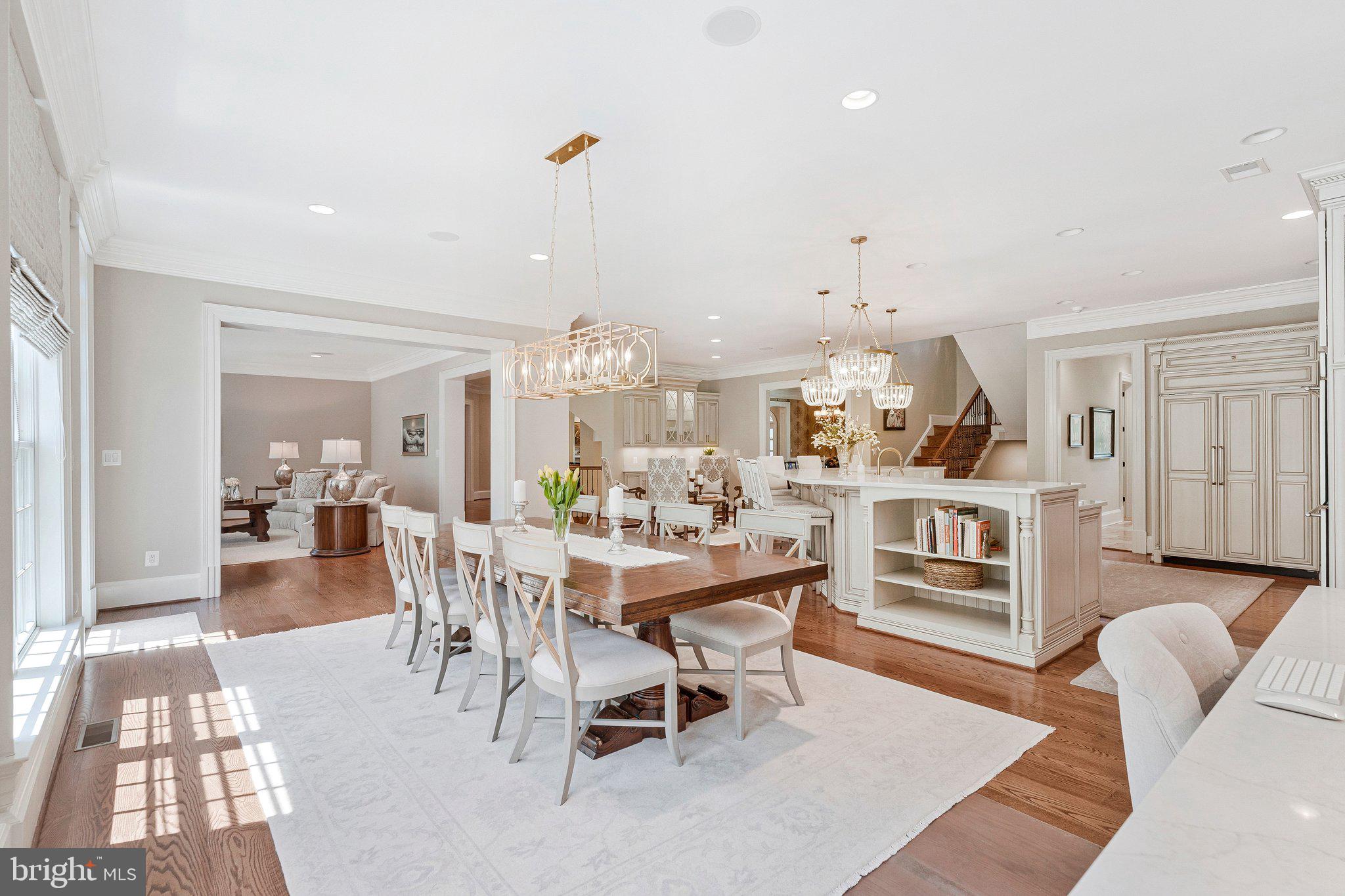 6807 Wemberly Way McLean, VA 22101 - Photo 15 of 82 Gracious table space