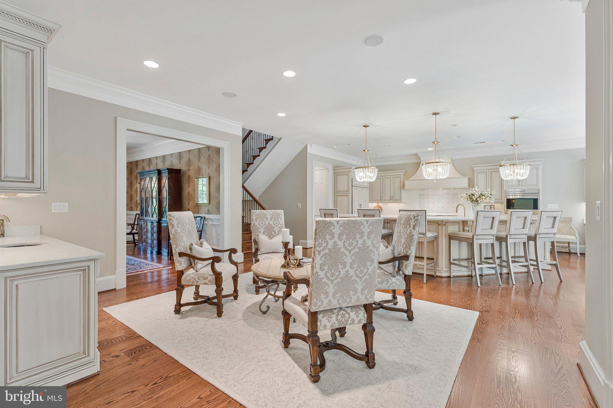 6807 Wemberly Way McLean, VA 22101 - Photo 19 of 82 Breakfast Area