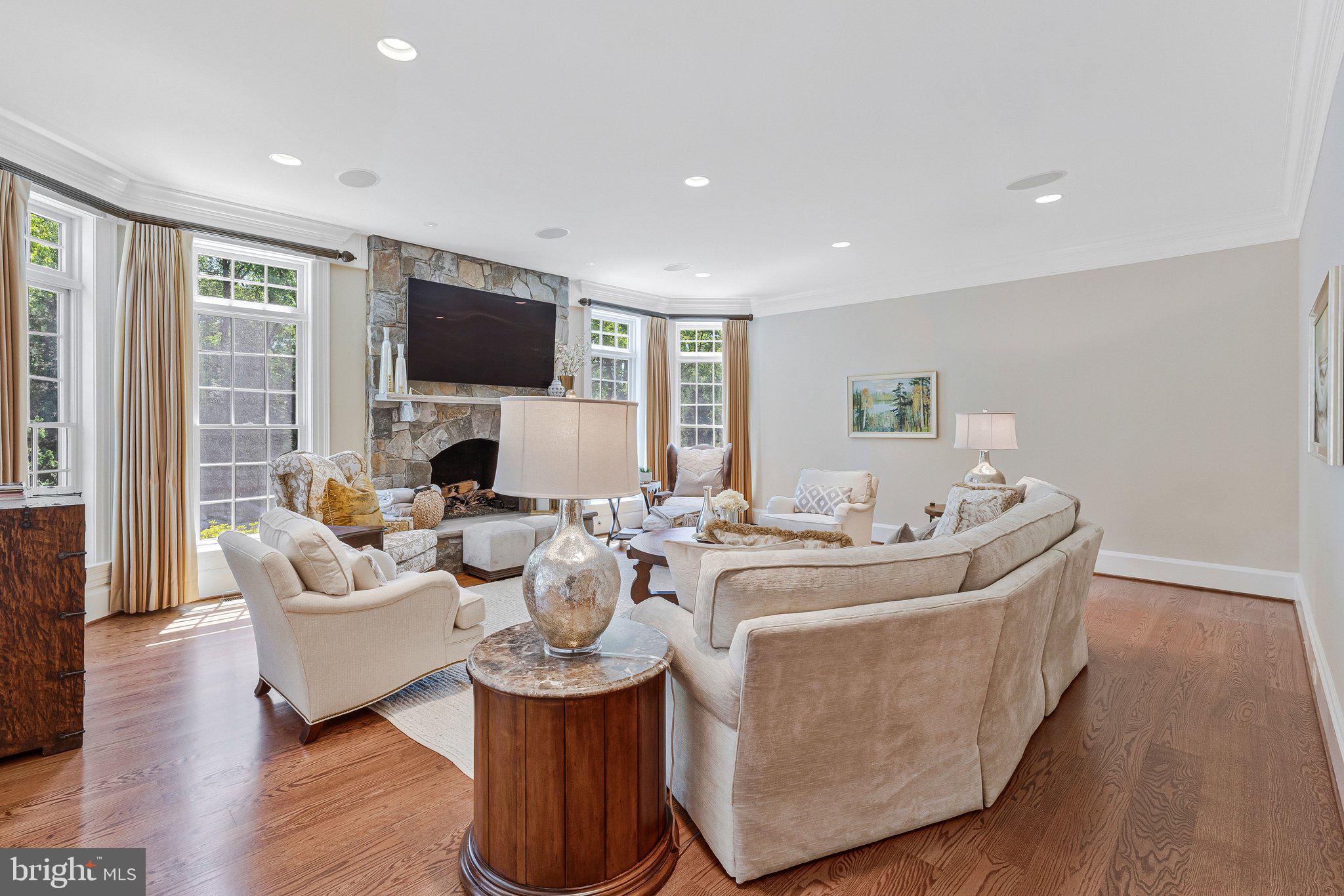 6807 Wemberly Way McLean, VA 22101 - Photo 21 of 82