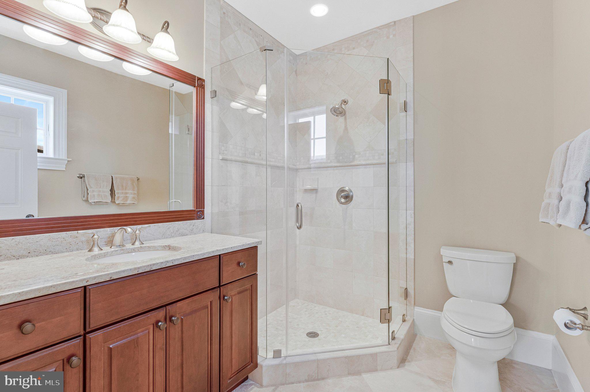 6807 Wemberly Way McLean, VA 22101 - Photo 36 of 82 with en-suite bathroom