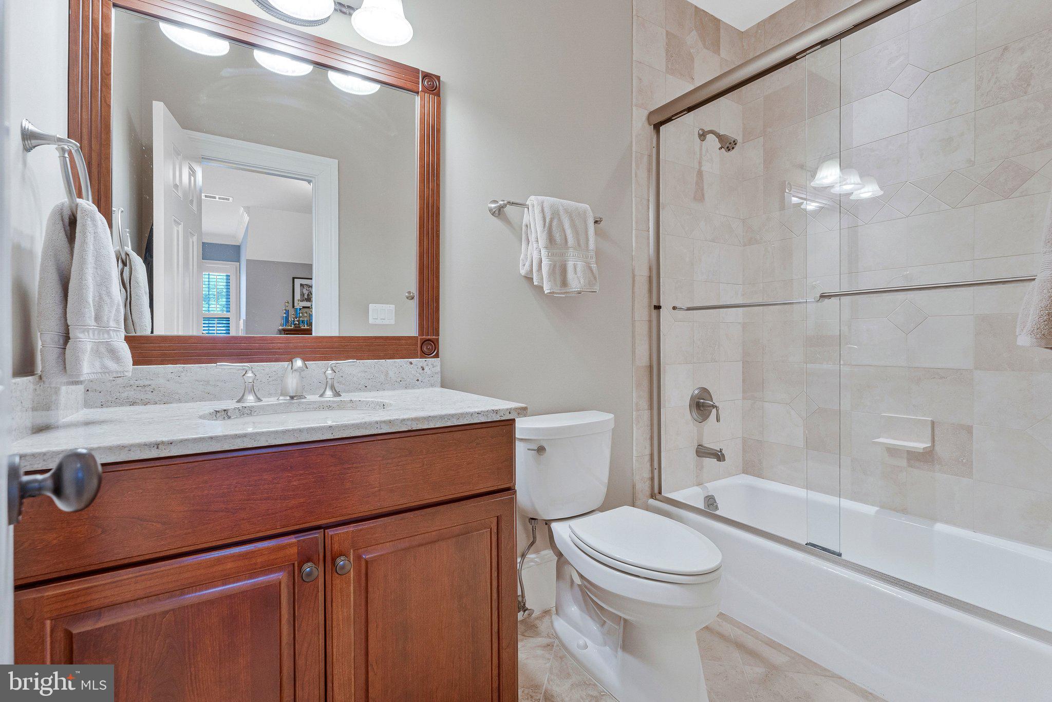 6807 Wemberly Way McLean, VA 22101 - Photo 39 of 82 with en-suite bathroom