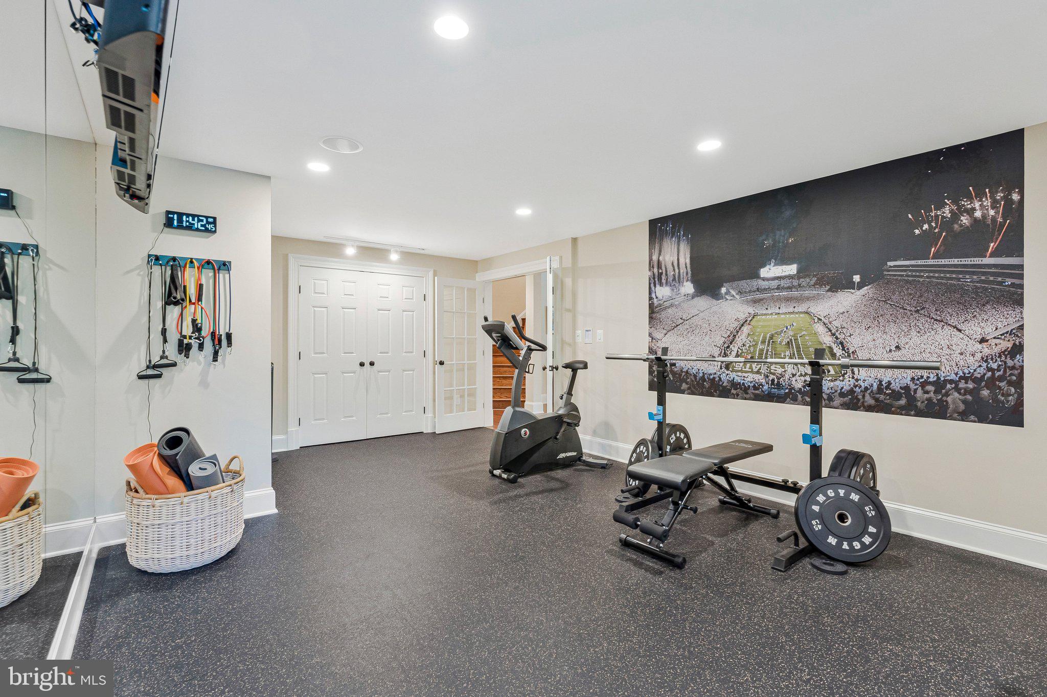 6807 Wemberly Way McLean, VA 22101 - Photo 49 of 82