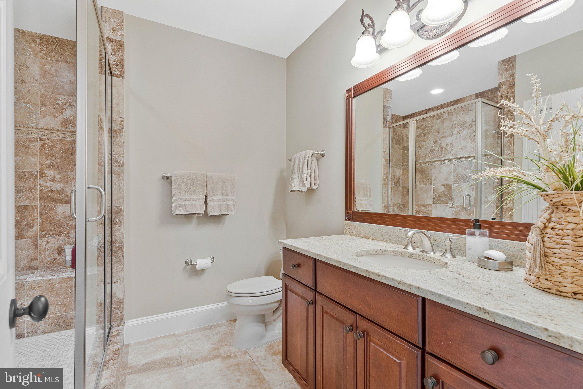 6807 Wemberly Way McLean, VA 22101 - Photo 60 of 82 with en-suite bathroom